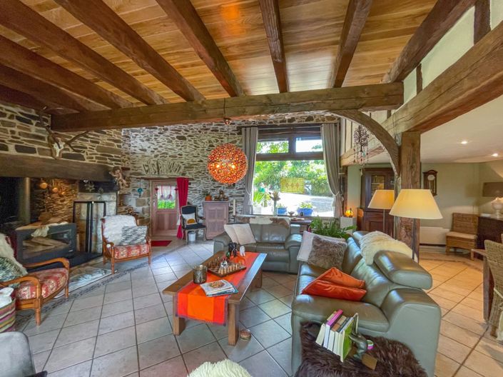 Image No.6-6 Bed House for sale