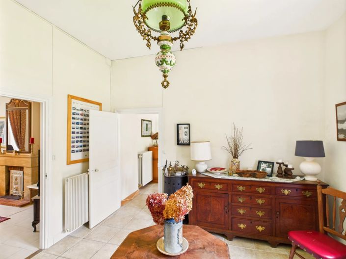 Image No.8-7 Bed House for sale