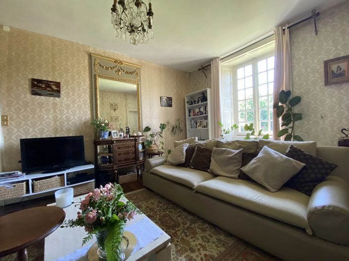 Image No.3-6 Bed House for sale