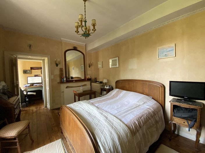 Image No.7-6 Bed House for sale