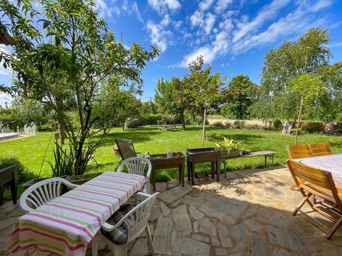 Image No.7-7 Bed House for sale