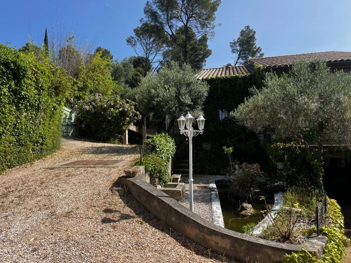 Image No.6-5 Bed House for sale