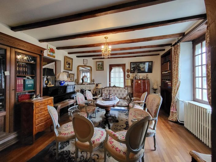 Image No.8-4 Bed House for sale