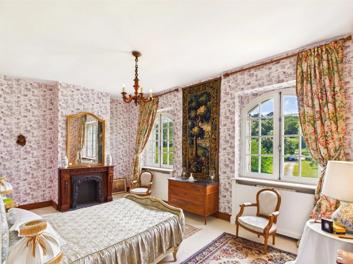 Image No.10-6 Bed House for sale