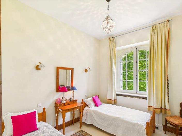 Image No.12-6 Bed House for sale