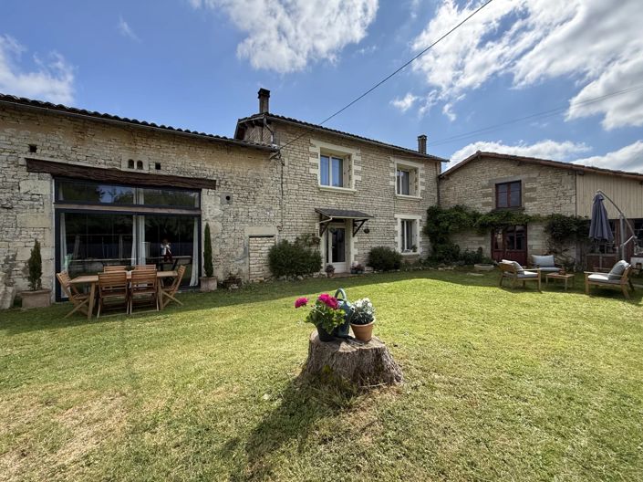 Image No.1-3 Bed House for sale