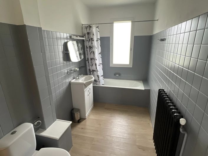 Image No.11-3 Bed House for sale