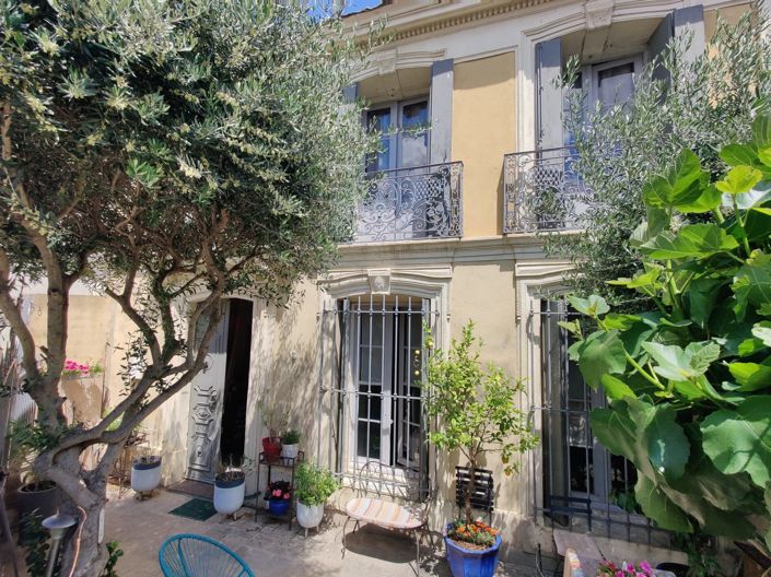 Image No.1-4 Bed House for sale