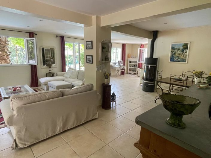 Image No.15-4 Bed House for sale