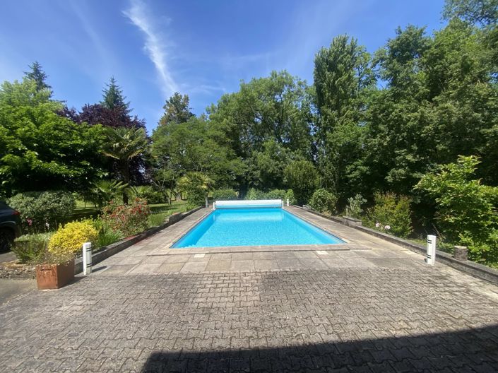 Image No.2-4 Bed House for sale