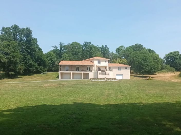 Image No.9-4 Bed House for sale