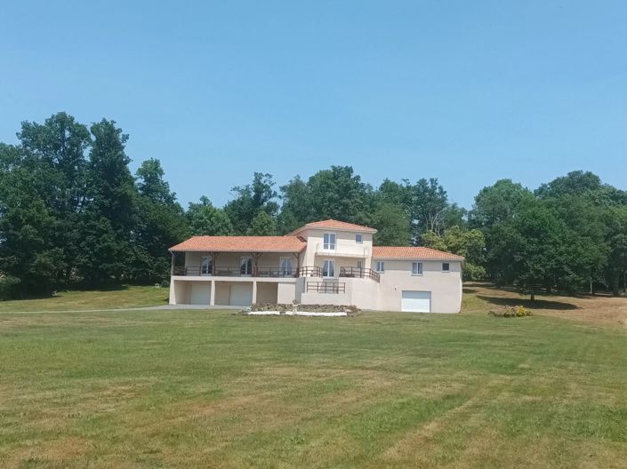 Image No.1-4 Bed House for sale