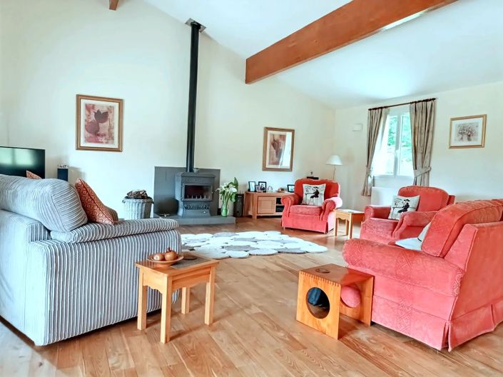 Image No.1-4 Bed House for sale