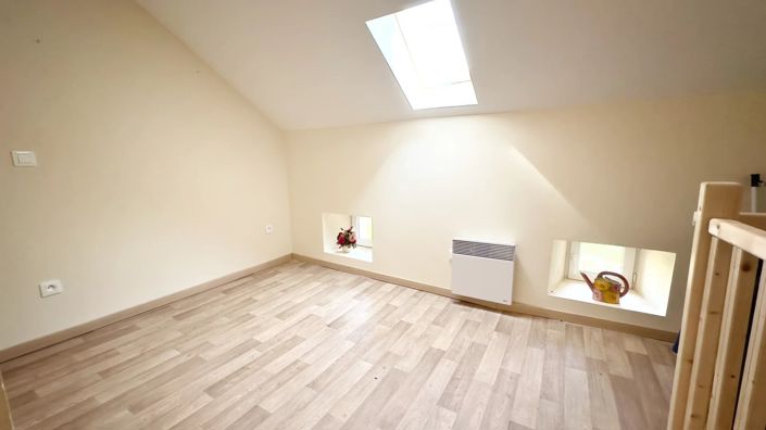 Image No.8-1 Bed House for sale