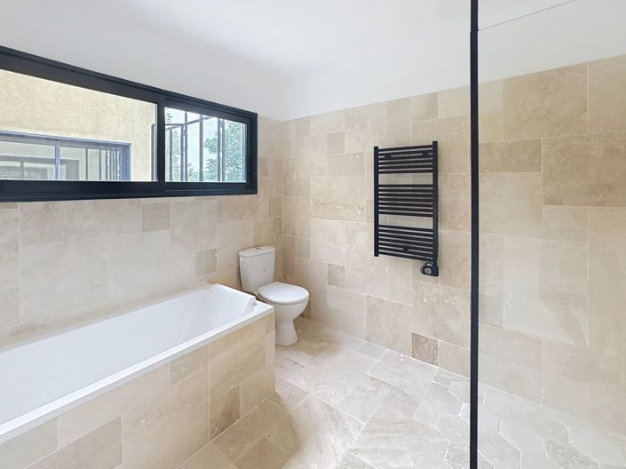 Image No.12-4 Bed House for sale