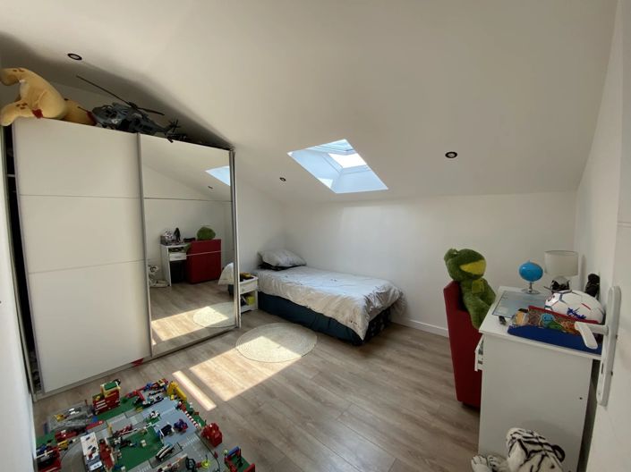 Image No.11-3 Bed House for sale