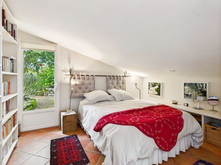 Image No.10-4 Bed House for sale