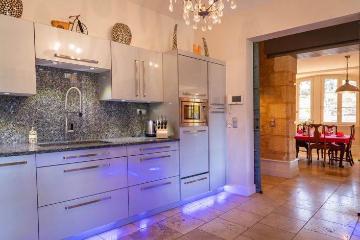 Image No.4-5 Bed House for sale