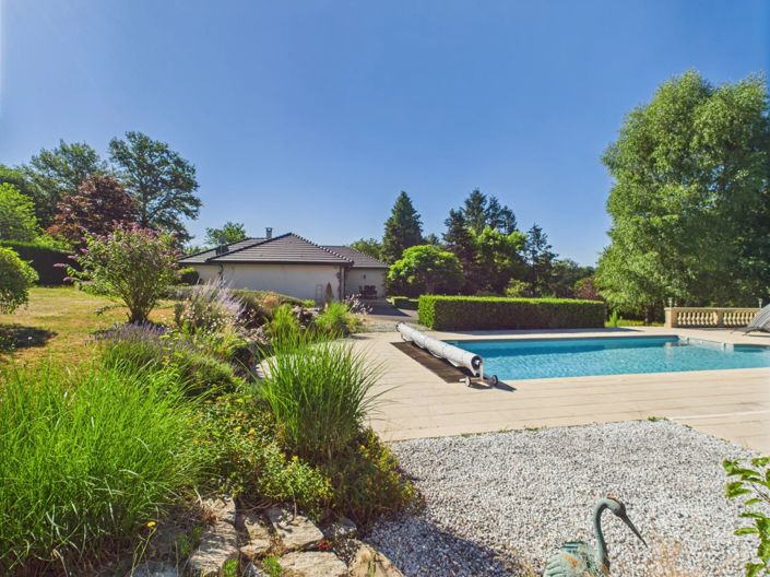 Image No.1-4 Bed House for sale
