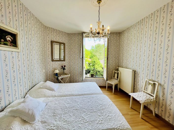 Image No.5-4 Bed Village House for sale