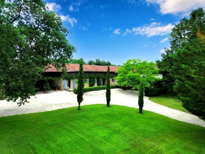 Image No.2-4 Bed House for sale