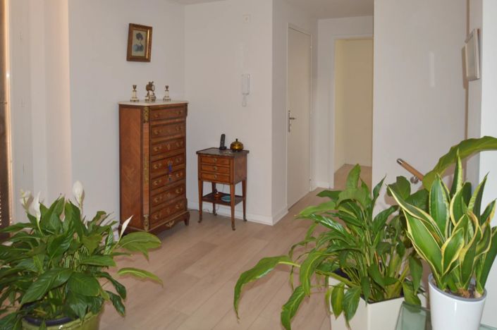 Image No.10-4 Bed Property for sale