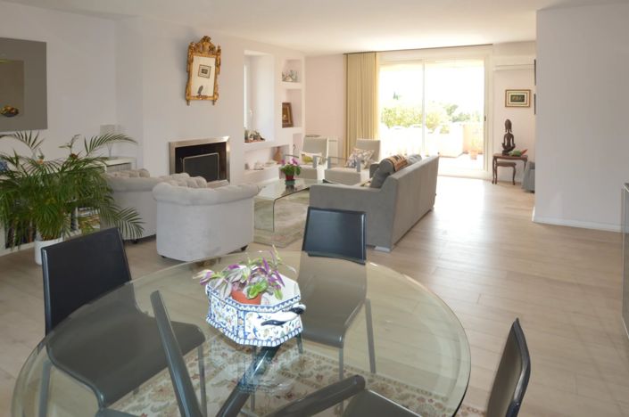 Image No.5-4 Bed Property for sale