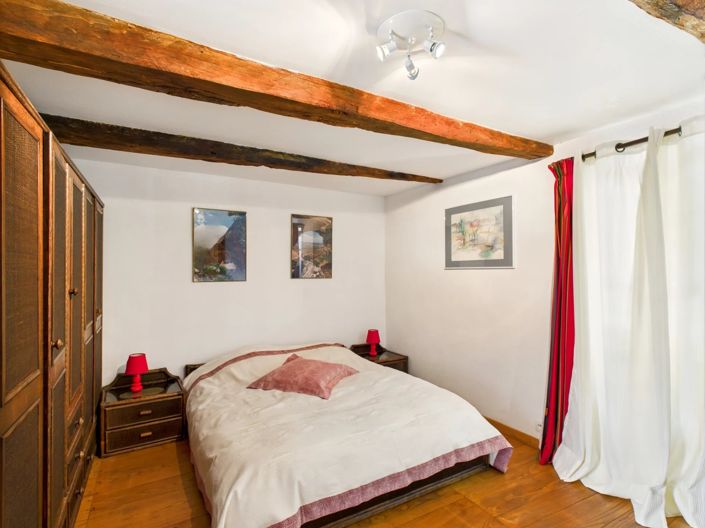 Image No.11-6 Bed House for sale