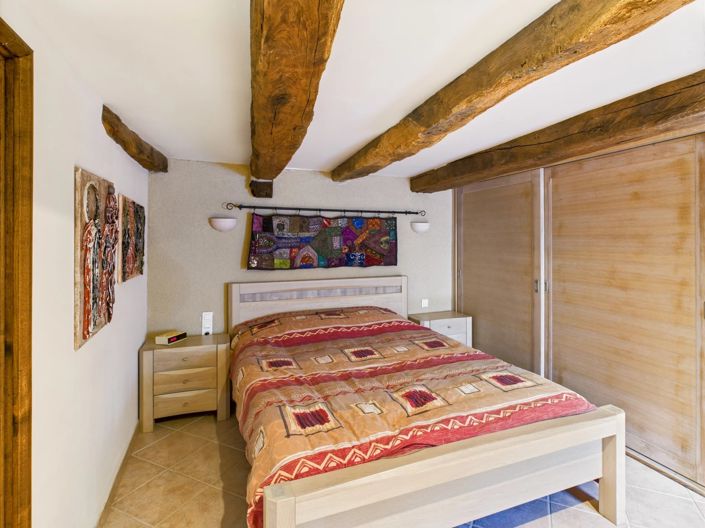 Image No.8-6 Bed House for sale