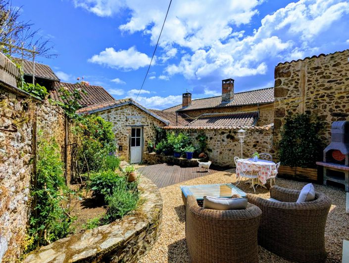 Image No.2-4 Bed Village House for sale