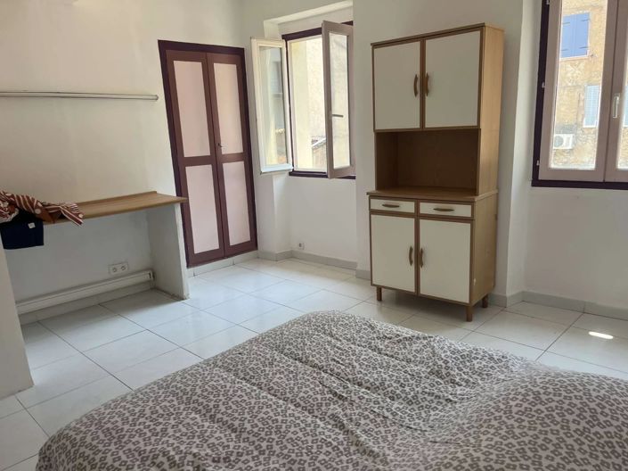 Image No.12-3 Bed House for sale