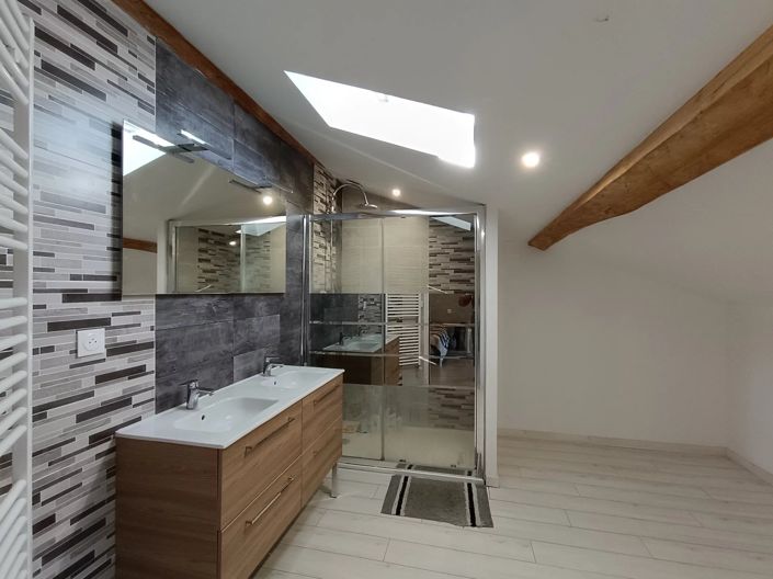 Image No.10-7 Bed House for sale