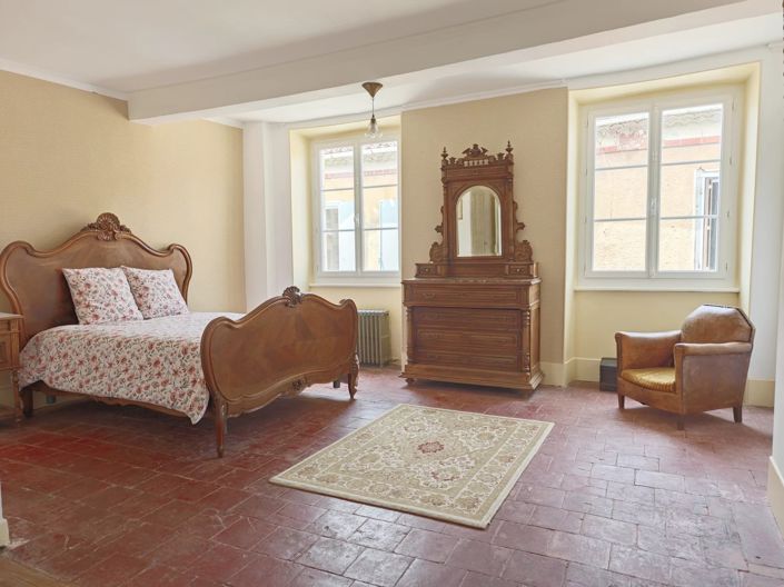 Image No.12-4 Bed House for sale