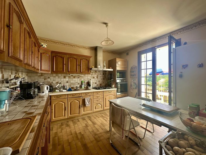 Image No.2-4 Bed House for sale