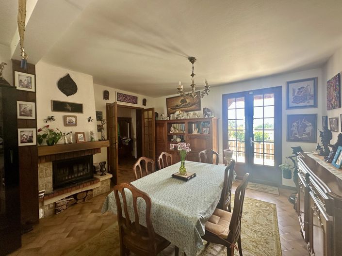 Image No.3-4 Bed House for sale