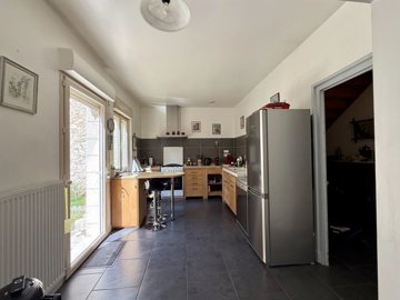 ee100f526b74dd01043e28428082850248f1f2146c403