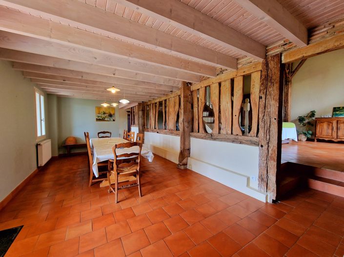 Image No.7-8 Bed House for sale