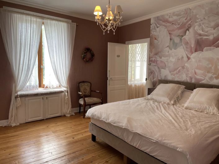 Image No.8-5 Bed House for sale