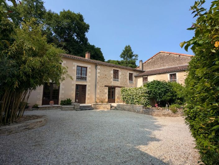 Image No.1-7 Bed Village House for sale