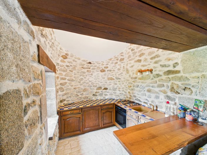 Image No.7-6 Bed House for sale