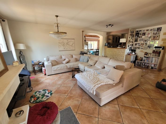 Image No.11-5 Bed House for sale