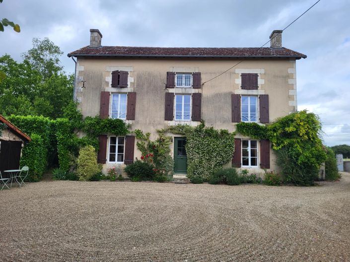 Image No.1-4 Bed House for sale