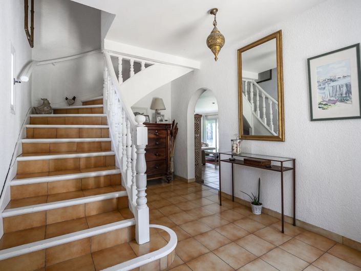 Image No.12-4 Bed House for sale