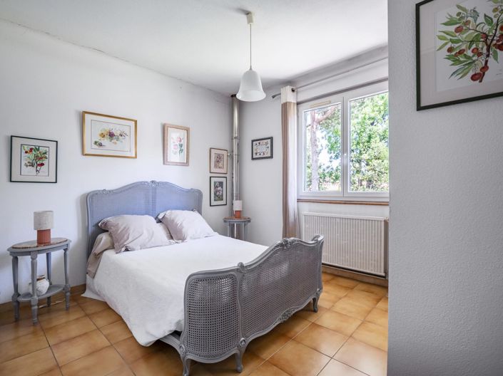 Image No.15-4 Bed House for sale