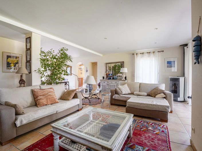 Image No.6-4 Bed House for sale