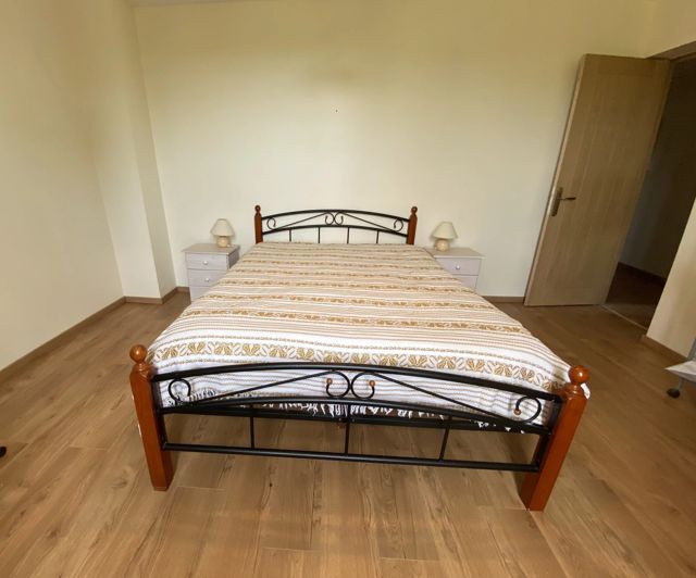 Image No.12-4 Bed House for sale