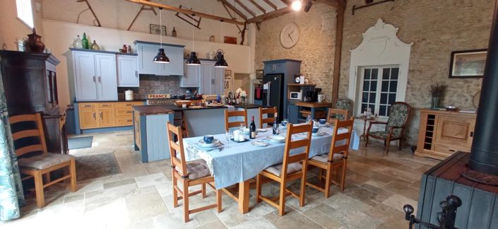 Image No.8-5 Bed House for sale