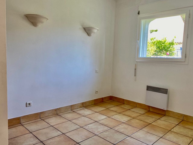 Image No.12-3 Bed House for sale