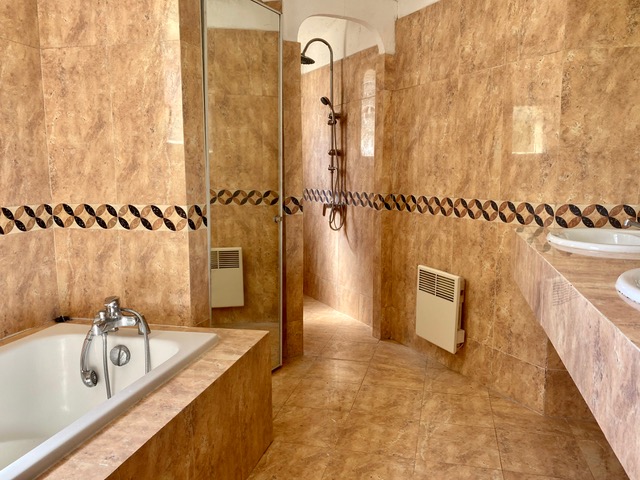 Image No.13-3 Bed House for sale