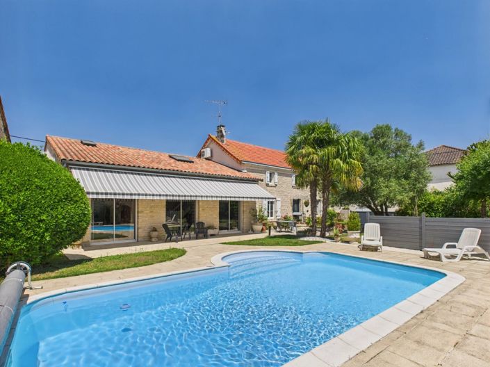 Image No.1-5 Bed House for sale